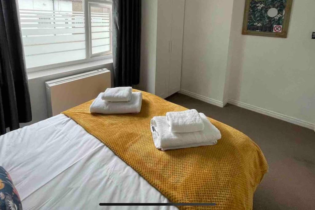 Cayton Village Hide Away Esterno foto